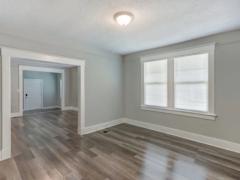 1009 East 33rd Street — Photo 4