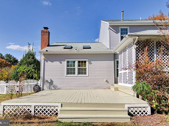 4th image of 6304 Sweetbriar Dr