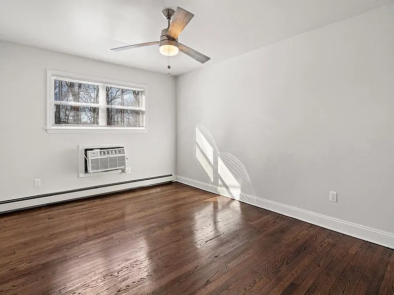 Gables Apartments — Photo 5