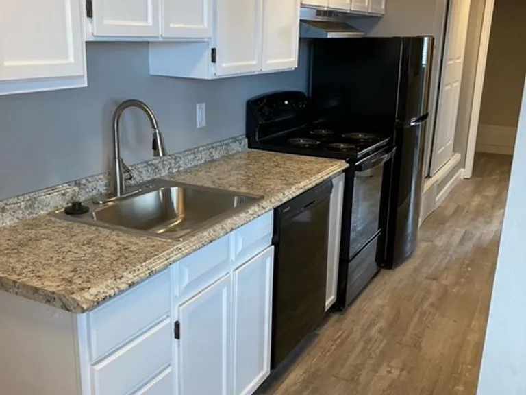 Peak 72 Apartments — Photo 45