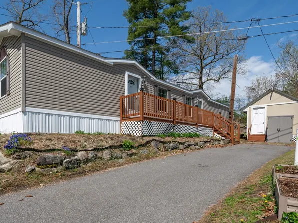 11 Emerald Drive, Merrimack, NH 03054