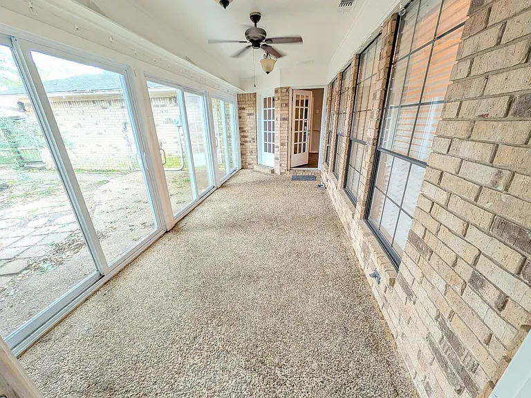 42 Lanshire Dr — Photo 7