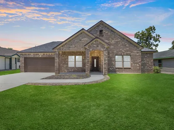 517 N 4th St, La Porte, TX 77571