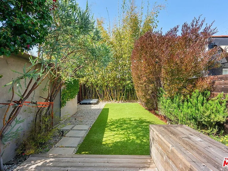 1666 S Curson Ave — Photo 15