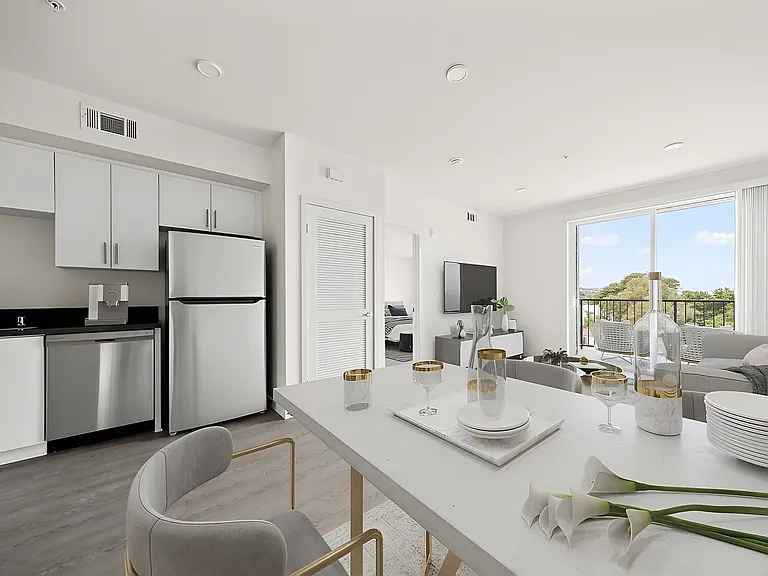 The Peake Apartments — Photo 1