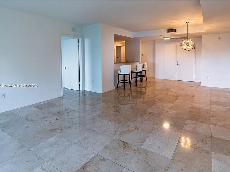 3400 SW 27th Ave #705 — Photo 6