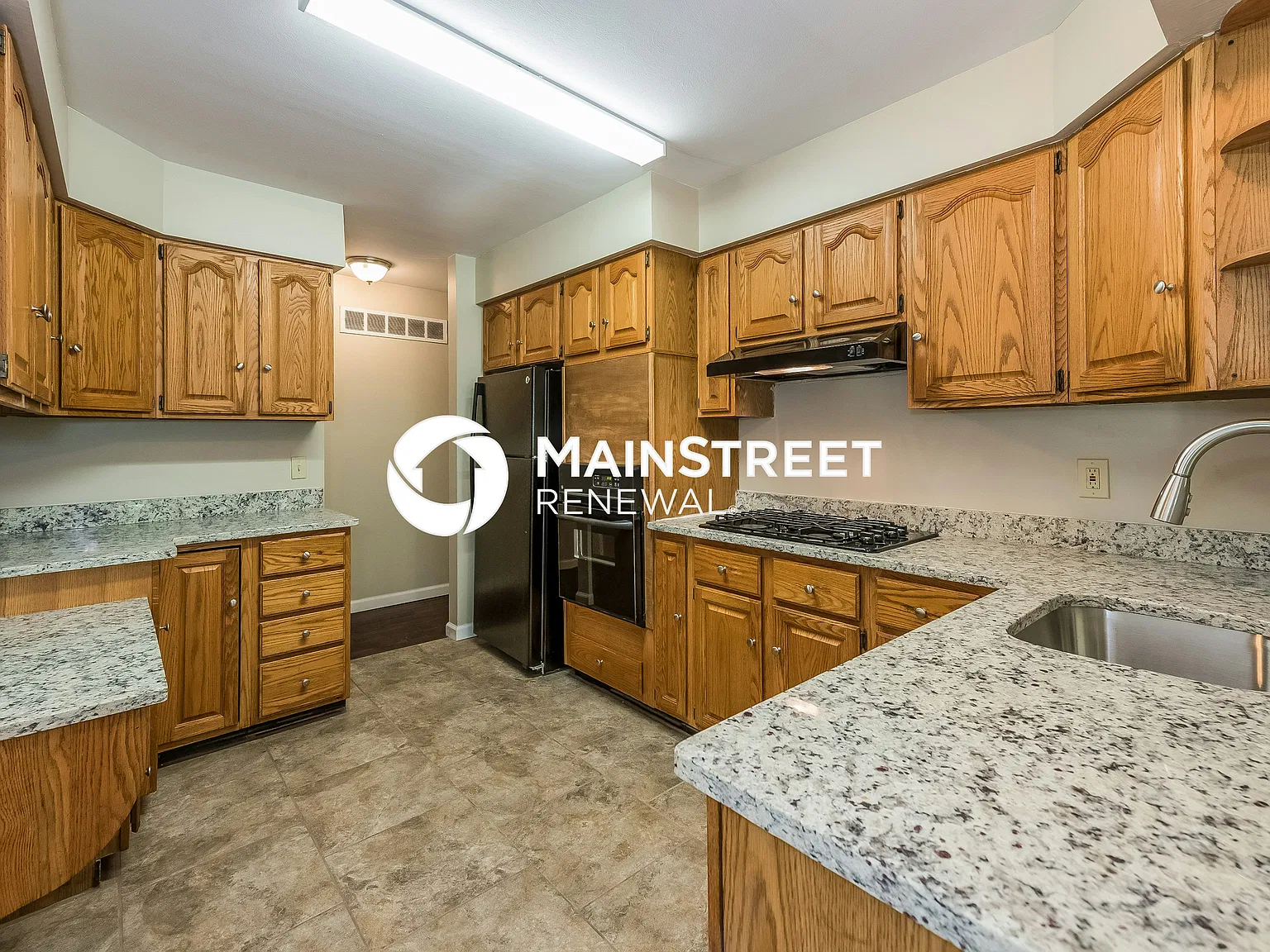 1325 Arlington Dr — Photo 4