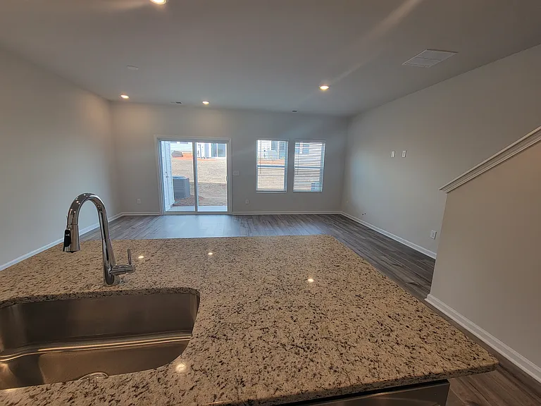 5250 Brailey Cir — Photo 7