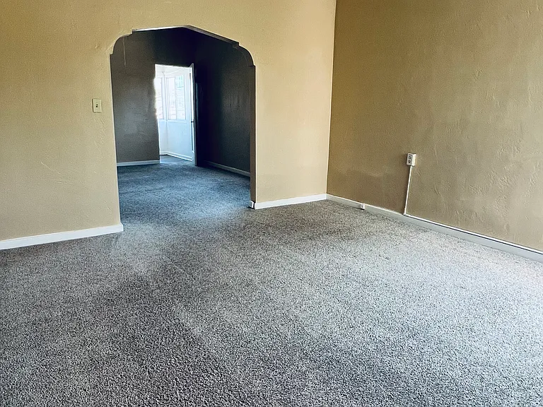300 N 11th St #3 — Photo 5