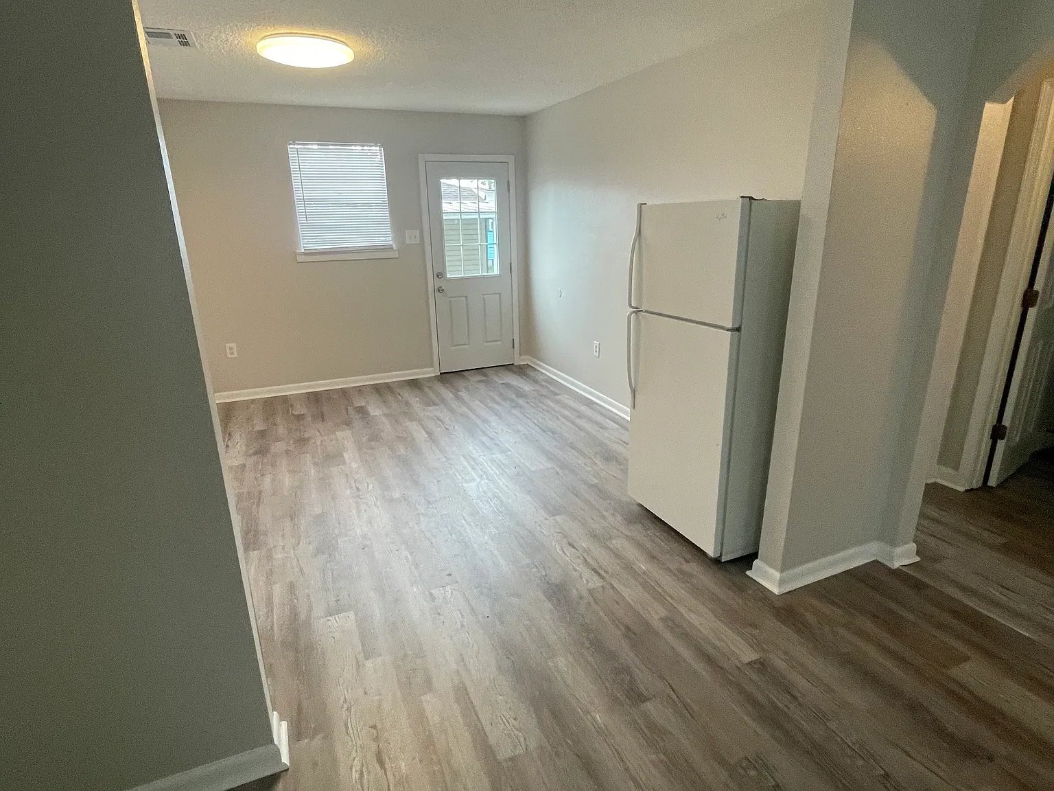 2728 Amigo Ave — Photo 2