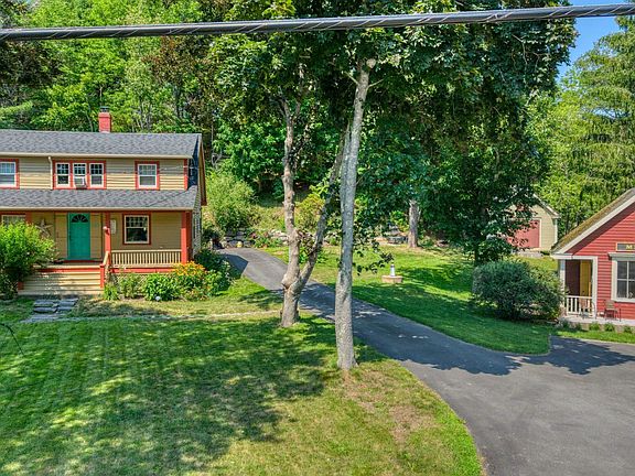 5th image of 261 Edgewater St