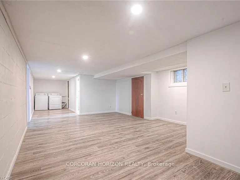 2300 Fountain St N — Photo 16