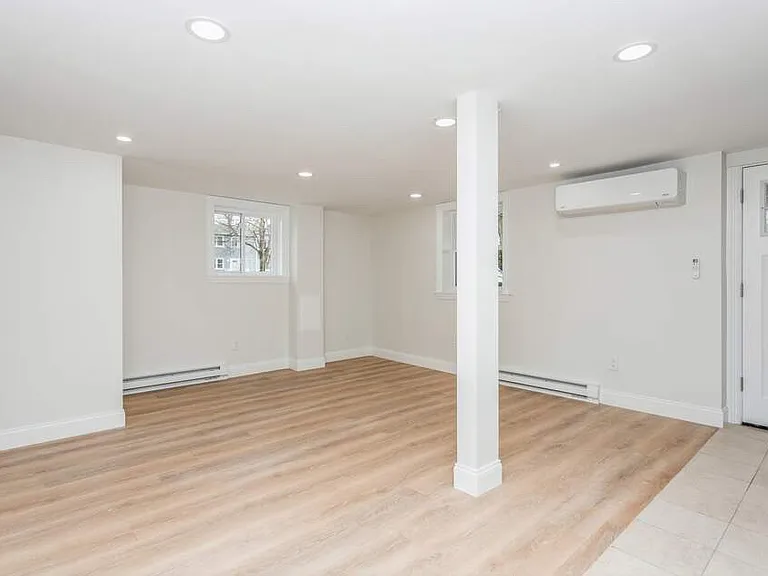 11 Woodlawn Ave #11A — Photo 3