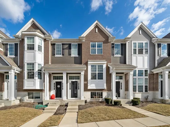 2909 Madison Dr, Naperville, IL 60564