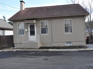 5 Hann Ter, Washington, NJ 07882