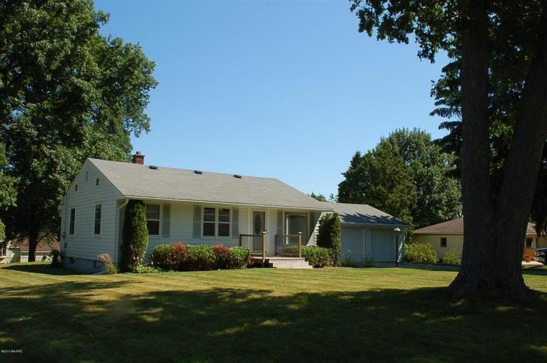 1st image of 1421 Derbyshire St SE