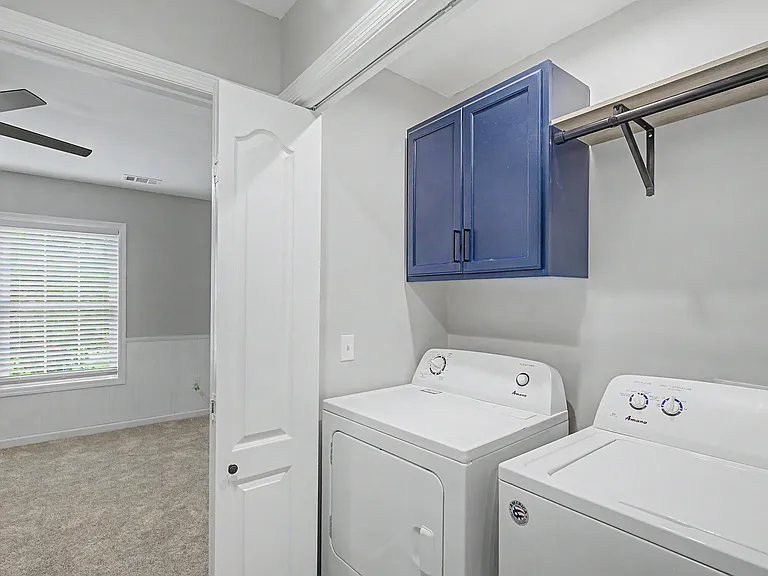 1512 E Henry St — Photo 15