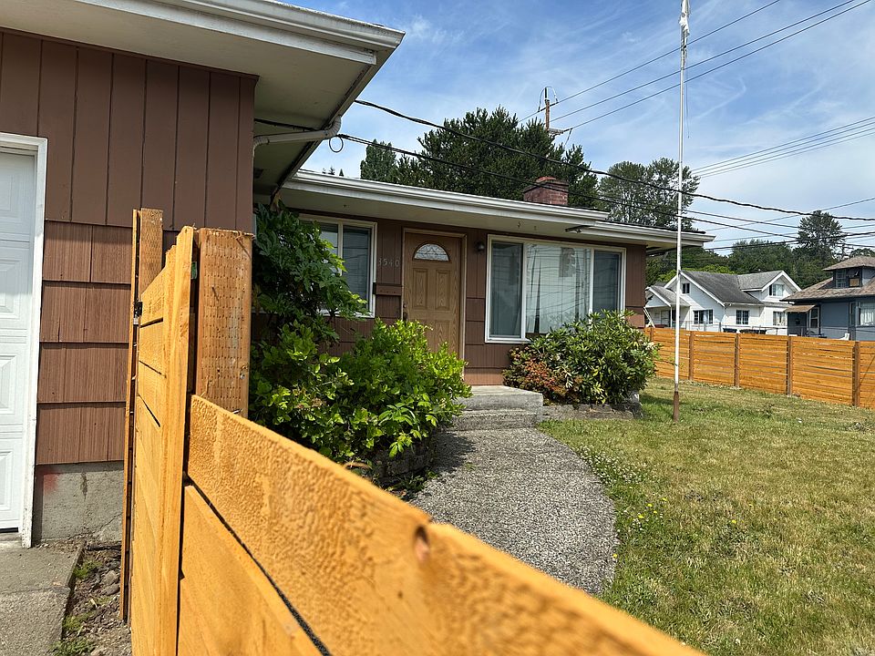 1st image of 3540 E Portland Ave