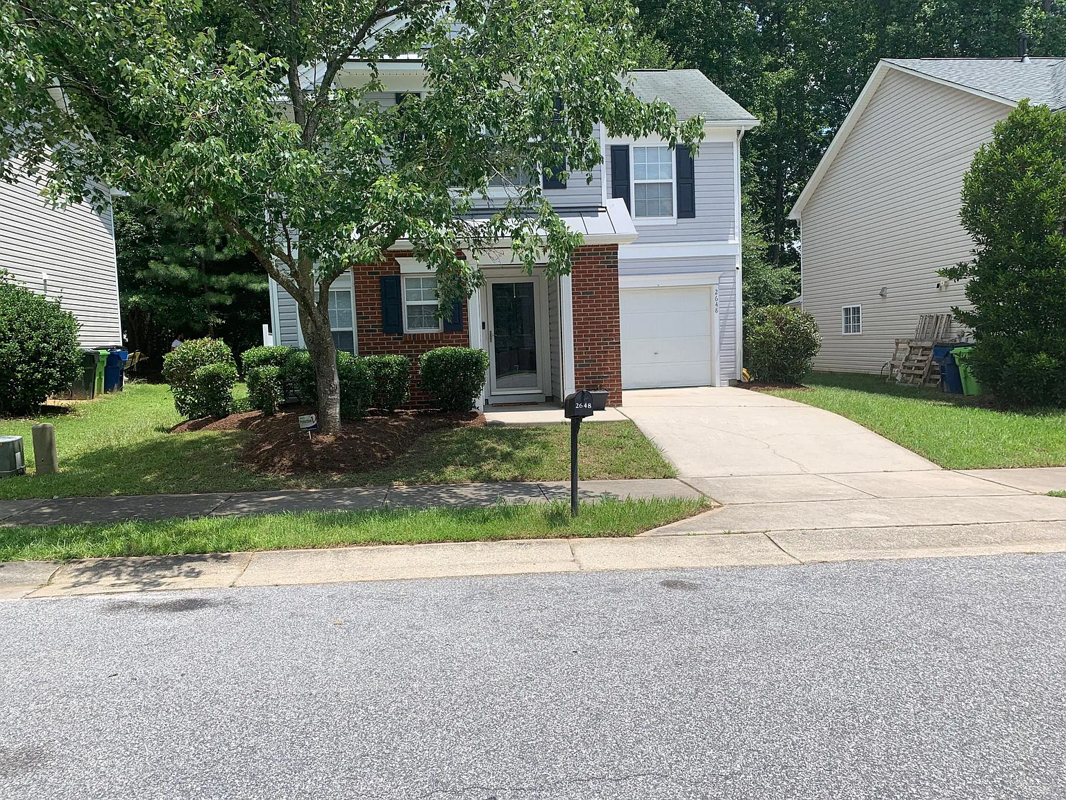 3 bed, 2.5 bath, 1816 sqft, $1,990 — Photo 2