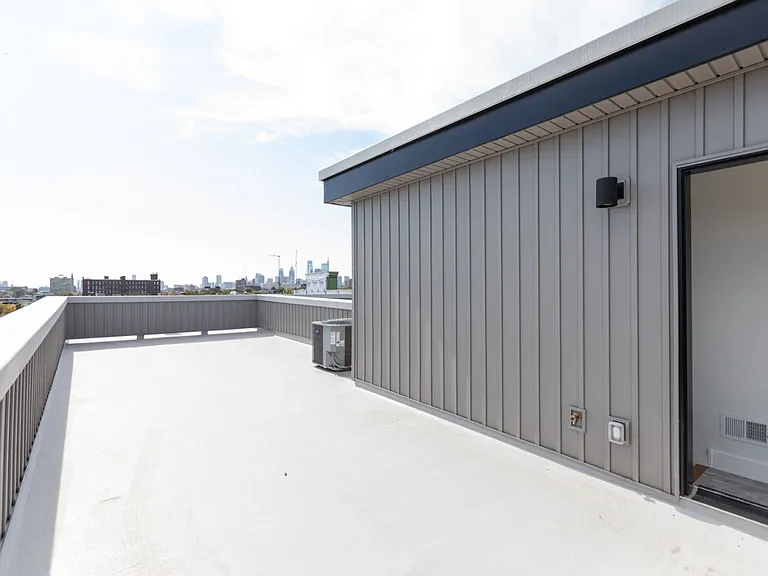 505 W Norris St #22 — Photo 14