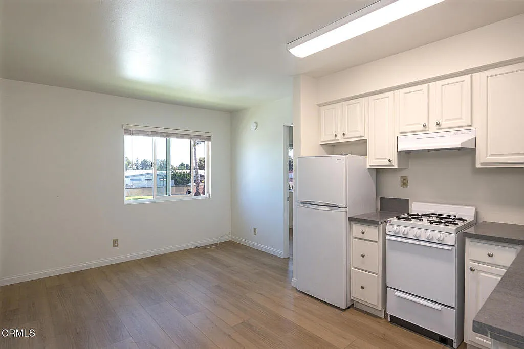 1 bed, 1.0 bath, 350 sqft, $1,650 — Photo 2