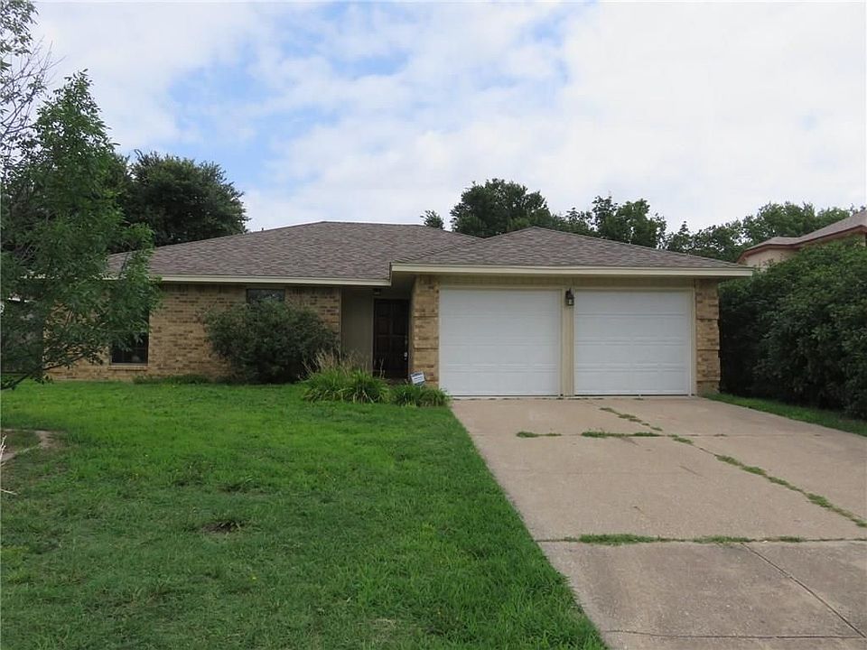 1st image of 2626 Carrington Ln