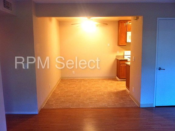 4th image of 556 Arcadia Dr