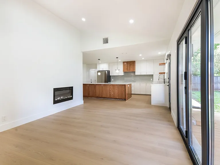 7412 Fenton Dr — Photo 10