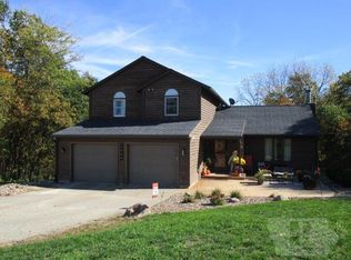 1604 Indian Creek Cir, Fairfield, IA 52556