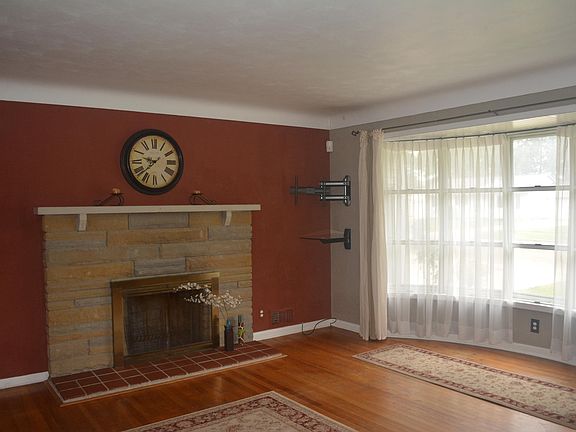 4th image of 315 Connecticut Dr