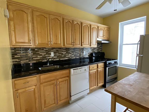 5th image of 725 Greenwood Ave #2