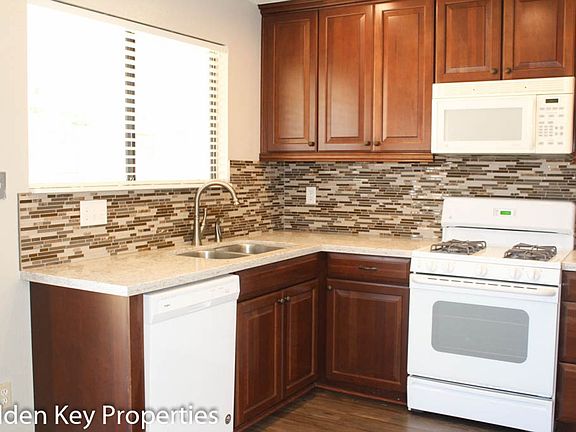 5th image of 776 Valley Crest Dr