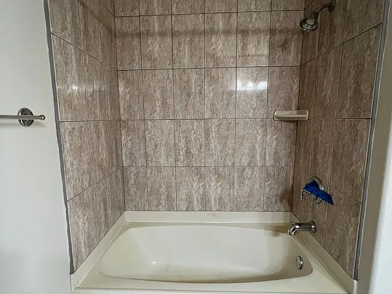14813 Leeward Dr #404 — Photo 29