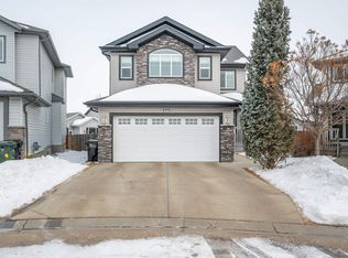 819 Foxwood Bay, Strathcona County, AB T8A4T2