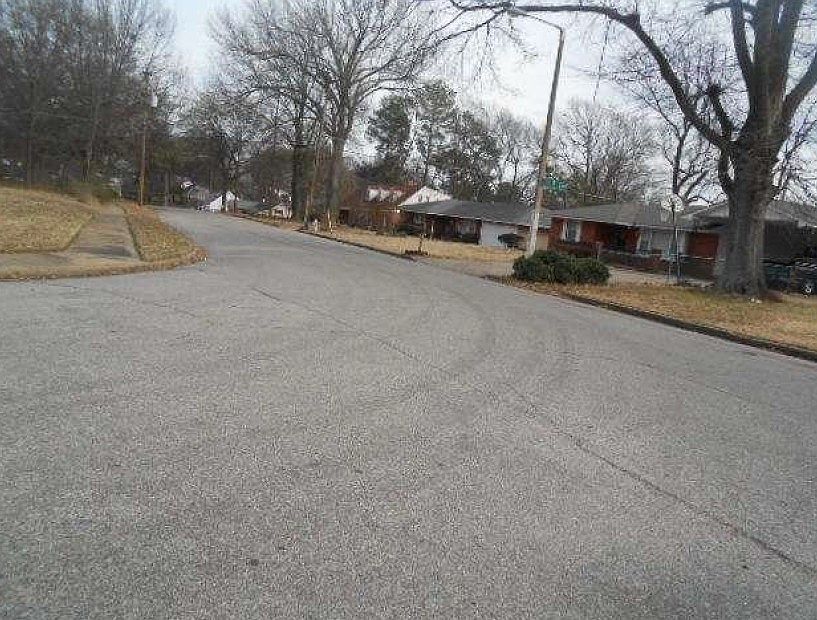 2nd image of 1517 Carol Dr