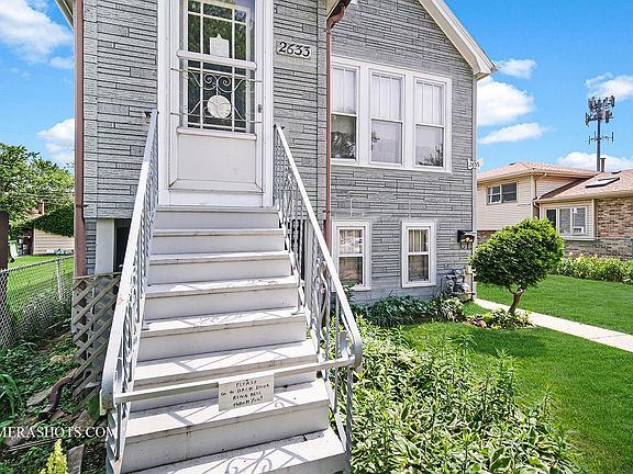 4th image of 2633 W 98th St