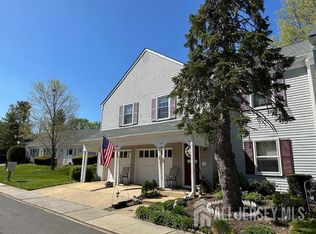 406 Oxford Ln #O, Monroe Township, NJ 08831