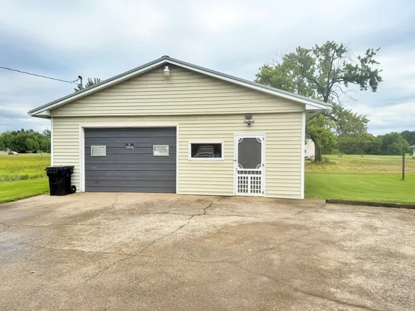 1015 E 7th St, Metropolis, IL 62960