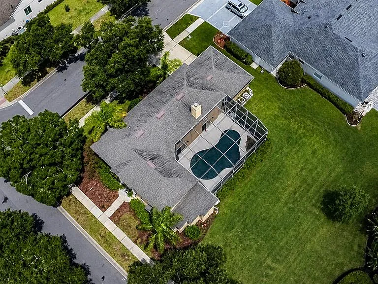 357 Fairway Pointe Cir — Photo 35