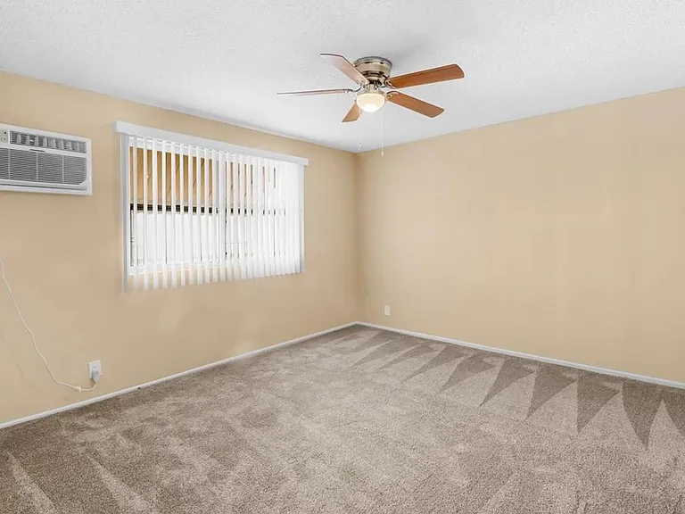 14332 Riverside Dr #5 — Photo 27