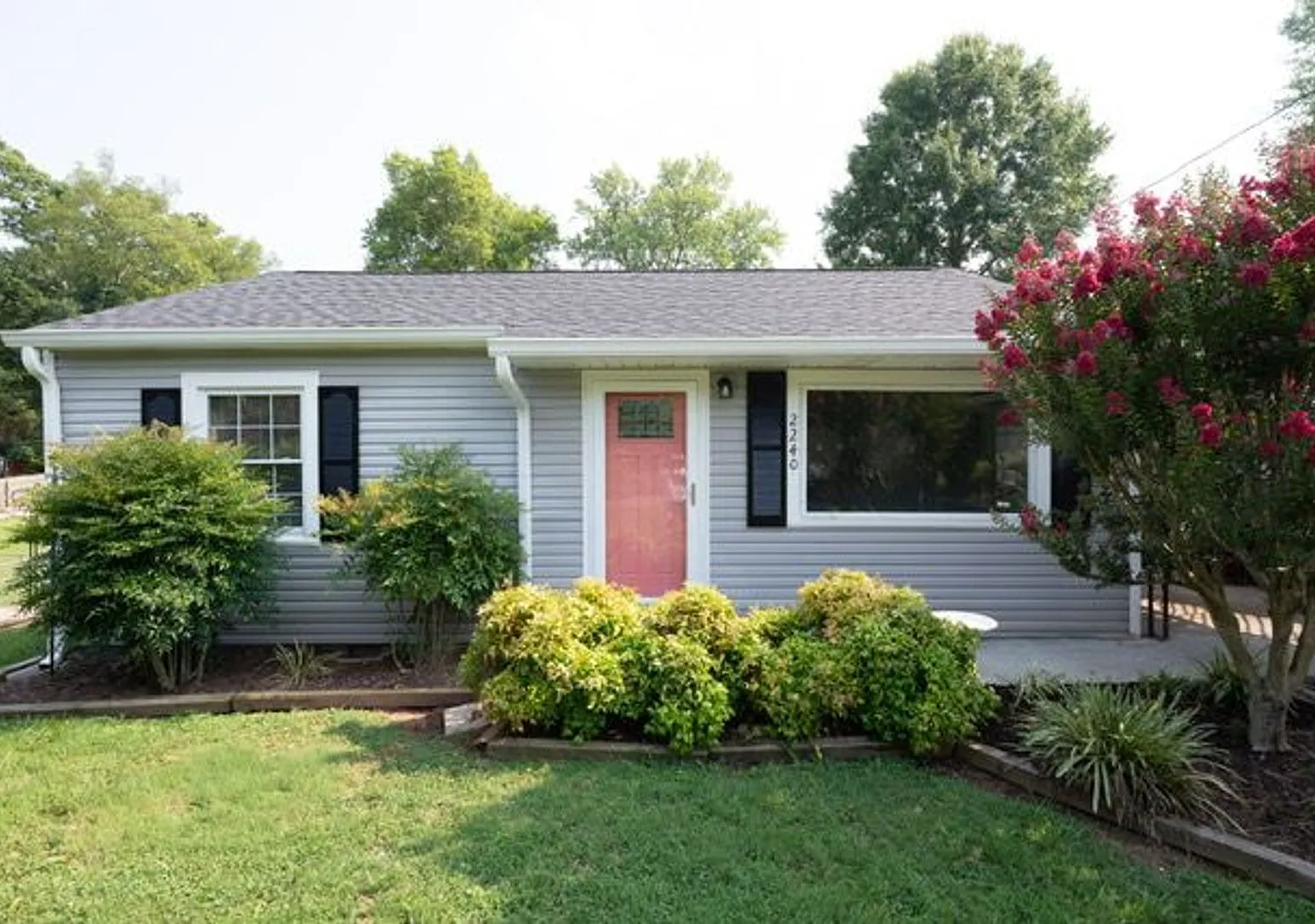 South Knox Cottage — Photo 1