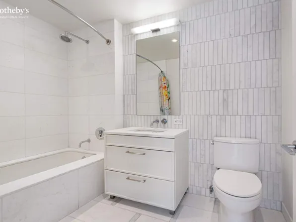 160 East 22nd Street image 5 of 11