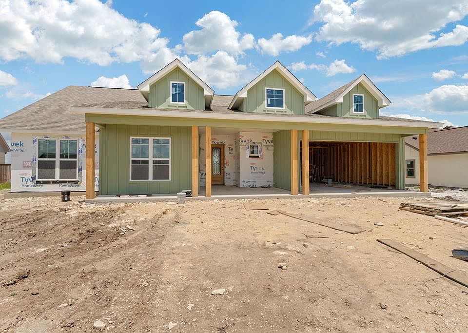 1st image of 204 Yorktown Blvd