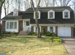 906 Coach Rd, Turnersville, NJ 08012