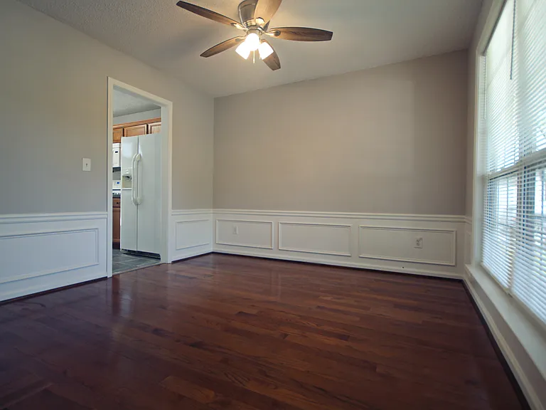 401 Bottesford Dr NW — Photo 7