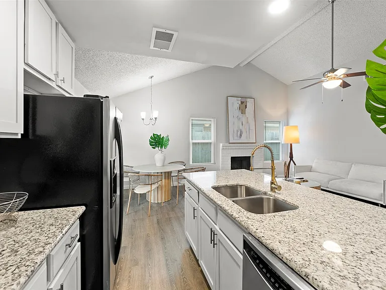 1123 Rock Canyon Dr — Photo 8