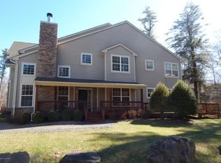 1220 Clymer Ln, Pocono Pines, PA