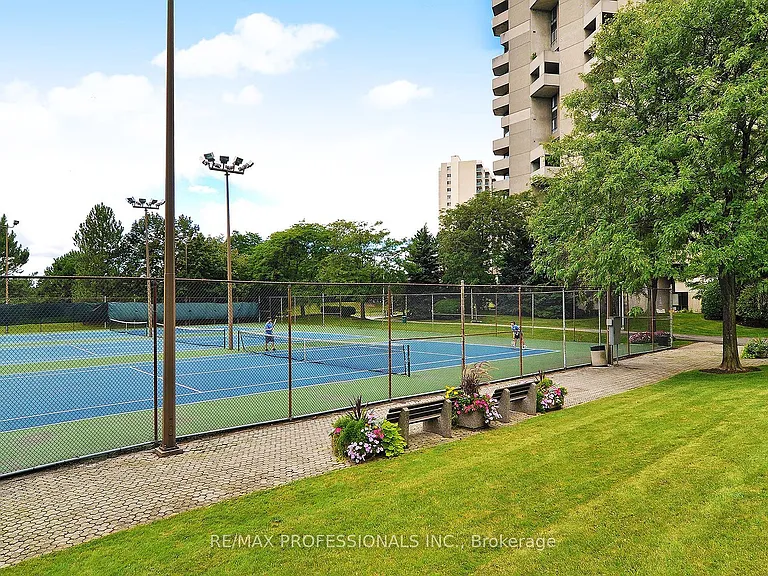 284 Mill Rd #B1 — Photo 32