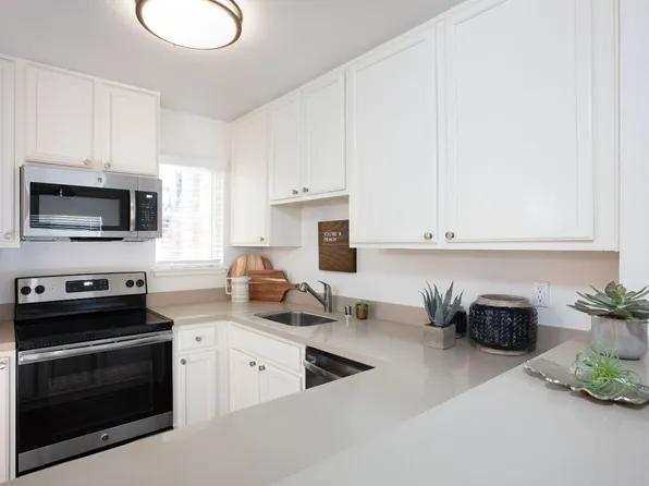Grove Apartments