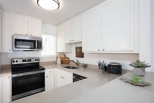 Grove Apartments Photo 1